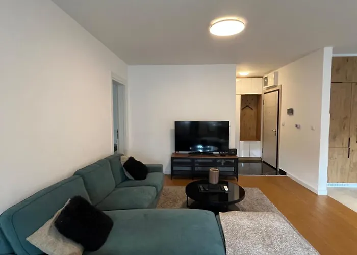 Forest Nook Free Garage *