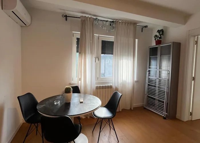 Forest Nook Free Garage * Belgrad