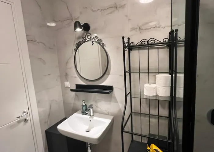 Forest Nook Free Garage Belgrad